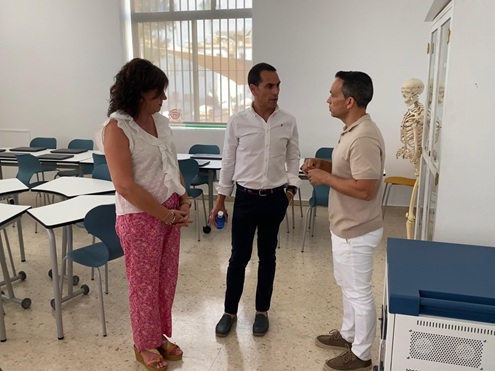 Educación invierte más de 200.000 euros en equipamientos e infraestructuras del CEIP Miguel de Cervantes de Lopera.