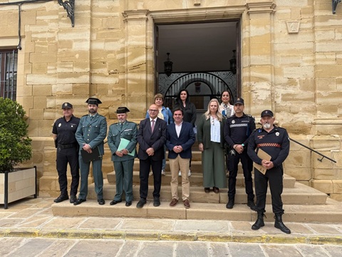 Manuel Fernández subraya que la Guardia Civil tendrá presencia permanente en el Llano de Alharilla durante la celebración de la romería.