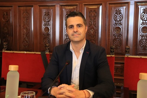 El PSOE exige al PP que “se ponga a trabajar de una vez” si quiere más información sobre las mociones.