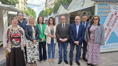 La Consejería de Cultura y Deporte impulsa un año más la Feria del Libro de Jaén con diversas actividades.