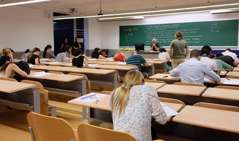 Las oposiciones docentes comenzarán en Andalucía el 21 de junio con casi 42.000 aspirantes.
