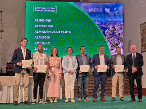 El Ayuntamiento de Andújar recibe su Plan Municipal contra el Cambio Climático.