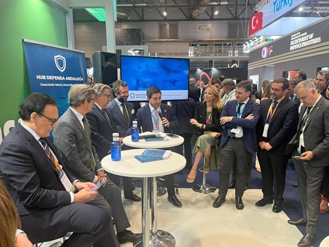 Reyes destaca el potencial de la provincia de Jaén para impulsar la industria de la defensa a raíz del CETEDEX.