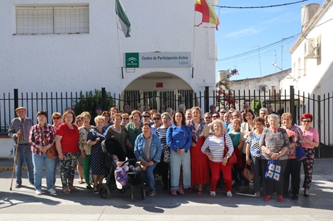 La Junta mantiene cerrado el Centro de Participación Activa de Lopera sin aclarar qué va a hacer para reabrirlo.
