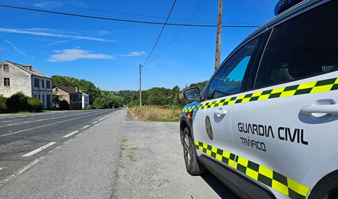 Un fallecido y un herido grave en una colisión frontal entre un camión y un turismo en Huesa.