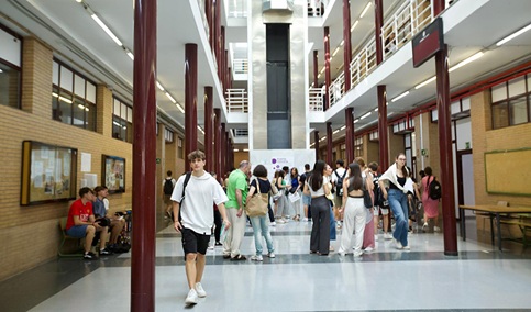 Arranca con normalidad la primera jornada de la PAU en Andalucía, con casi 52.000 alumnos convocados.