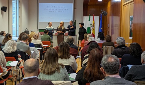 La Junta forma sobre violencia de género a más de 400 profesionales de los servicios de empleo.