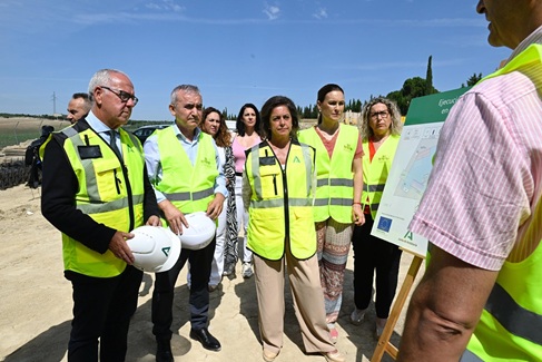 La Junta inicia las obras del nuevo punto limpio de la localidad jiennense de Mengíbar.