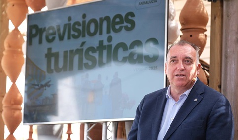 Andalucía prevé 9.000 millones y 500.000 puestos de trabajo derivados del turismo este verano.