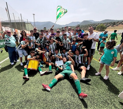 África Colomo y Luis Miguel Carmona asisten a finales de la Copa Diputación de Fútbol y Fútbol Sala.