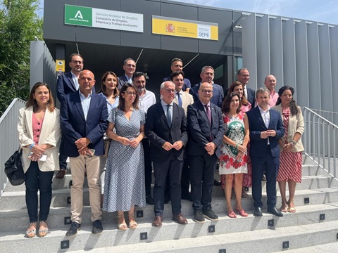 Fernández destaca la ayuda del Ministerio de Trabajo de casi 900.000 euros para la puesta en marcha del nuevo Centro de Empleo en Jaén.