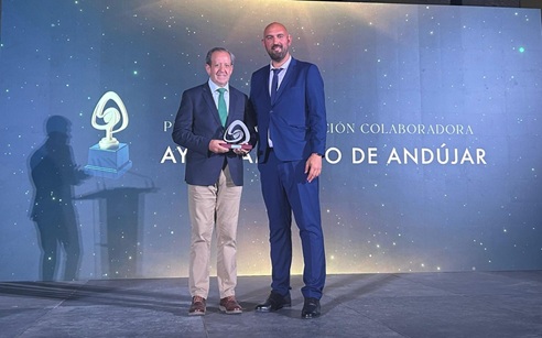 El Ayuntamiento de Andújar, premiado por la Federación Andaluza de Baloncesto en la Gala FAB 2025.