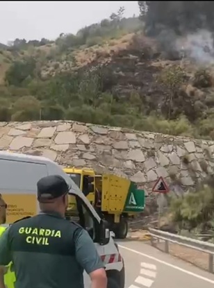 La Guardia Civil detiene al presunto autor de un incendio forestal en Campillo de Arenas (Jaén).
