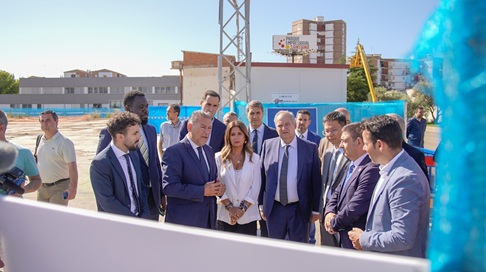 Jordi Hereu visita las instalaciones de la futura sede de la multinacional Desay, que ha obtenido 5,5 M€ del PERTE VEC III.