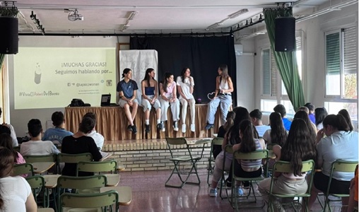 Alumnado de cuarto de la ESO participa en las charlas interactivas Viva el Amor del Bueno, impulsadas por la Concejalía de Igualdad del Ayuntamiento de Bailén.