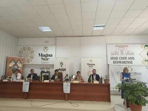 Reyes apela a sentirse orgullosos por ser los principales productores de aceite de oliva de calidad del mundo.