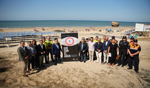 La EMA presenta una campaña para prevenir este verano ahogamientos en las zonas de baño.
