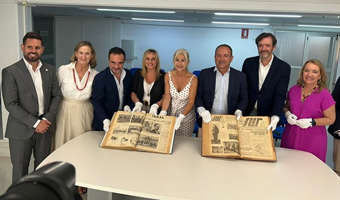 La Biblioteca de Andalucía incorpora a sus fondos más de 140.000 ejemplares de las cabeceras ‘Ideal’ y ‘Sur’.