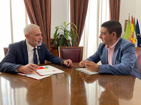 El presidente de la Diputación de Jaén y de la Fundación Estrategias recibe al coordinador de la Estrategia Jaén 2030.