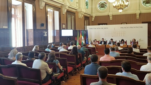 La Diputación informa en el Consejo de Alcaldes de su gestión de control del Virus del Nilo o las obras hidráulicas.