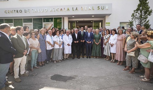 Juanma Moreno inaugura el nuevo Centro de Salud de Alcalá la Real Sur que ha contado con una inversión de 6 millones euros y atenderá a cerca de 30.000 vecinos.