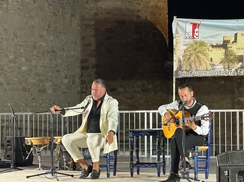 El Castillo de Lopera acogió la celebración del XIX Festival Flamenco «Torreón del Cante- Rocío de Lopera».