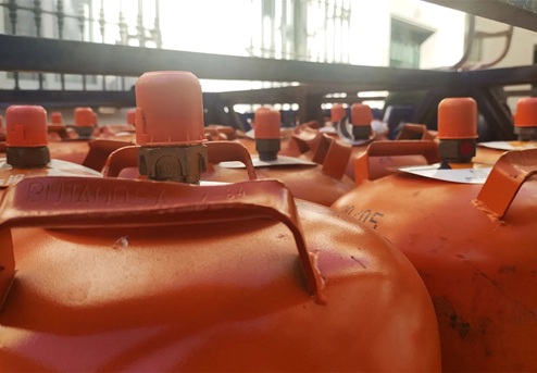 La bombona de butano baja un 5% hasta los 17,11 euros.