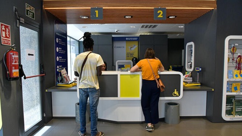 Correos ofrece sus servicios de verano en 43 oficinas de la provincia de Jaén.