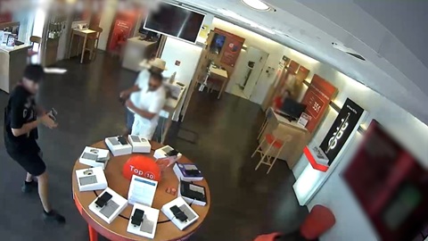 Cuatro detenidos por robar 21 móviles de alta gama a plena luz del día en La Rinconada (Sevilla).