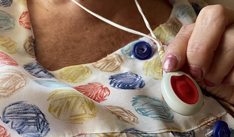 Más de 16.500 personas se han dado de alta en el Servicio Andaluz de Teleasistencia desde enero de 2025.