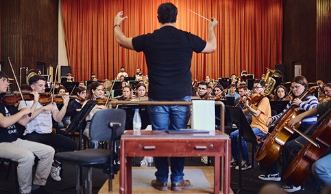 Cultura promueve ayudas para la formación especializada en artes escénicas y música.