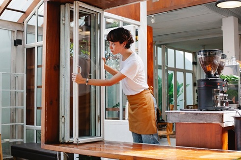 Empleo respalda con 104 millones de euros el inicio de actividad de los nuevos autónomos.