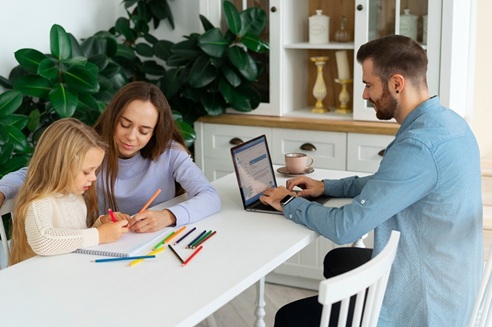 Inclusión Social destaca el compromiso de la Junta con el Plan Corresponsables frente a los “recortes y falta de planificación” del Gobierno.