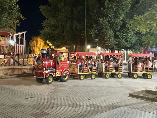 Festilandia divierte a los niños de Lopera.