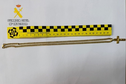 La Guardia Civil ha detenido en Andújar a la presunta autora de un Delito de Robo con fuerza en interior de vivienda habitada.