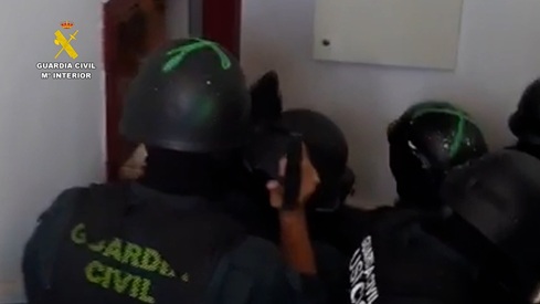 Dos detenidos por robos de máquinas tragaperras en un restaurante de Bailén.