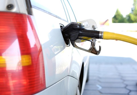 FACUA detecta diferencias de hasta 79 céntimos por litro en las gasolineras de una misma provincia.