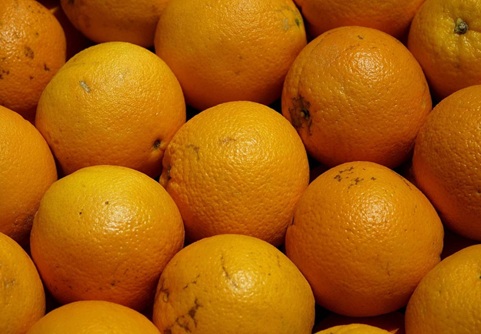 Naranjas (8,8%), peras conferencia (4,3%) y cebollas (3,0%), los alimentos básicos que más se han encarecido en agosto.