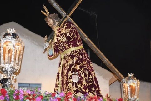 La imagen de Nuestro Padre Jesús Nazareno recorrió las principales calles de Lopera.