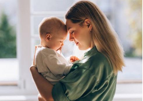 El Gobierno aumenta los permisos por nacimiento y cuidado de hijos.