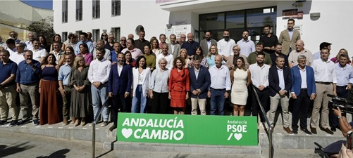 Latorre acusa a Juanma Moreno de “jugar con el dinero de todos los andaluces y andaluzas”.
