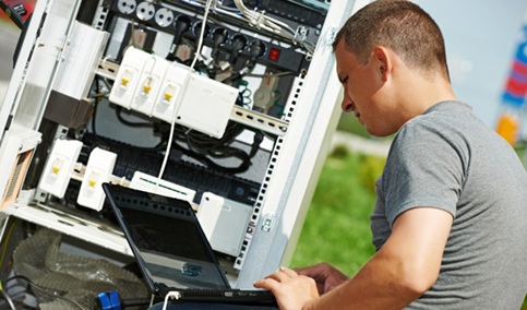 Andalucía abre el plazo de solicitudes para cubrir alrededor de 6.200 plazas disponibles de FP .