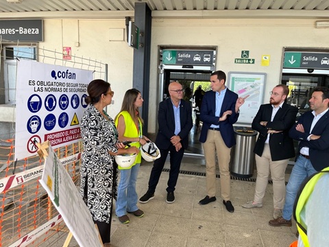 Fernández aplaude la inversión de 3,1 millones de euros para la mejora en la accesibilidad de la estación de Linares-Baeza.