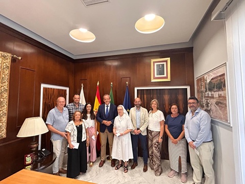 El Ayuntamiento de Andújar entrega 450 tickets de atracciones a colectivos sociales de atención a la infancia y la discapacidad.