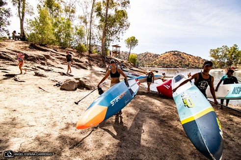 El Ayuntamiento de Andújar celebra el éxito de la sexta etapa del circuito de paddle surf, el Sup Paddle Surf Festival, desarrollada en el embalse de El Encinarejo.