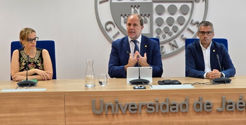 El Rector refuta los reparos de la Junta de Andalucía a la implantación del Grado en Ingeniería Biomédica en la UJA.