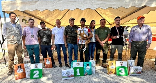 El loperano Francisco Luis Delgado Alférez vence en el Campeonato Provincial de Caza Menor con Perro celebrado en Peal de Becerro.