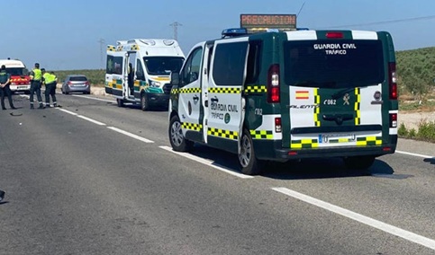 Un fallecido al chocar dos camiones en la autovía A-4 en El Carpio (Córdoba).