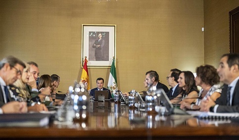 Juanma Moreno encomienda a Antonio Sanz las competencias en Sanidad para lo que resta de legislatura en Andalucía.