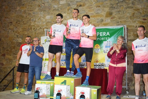 Andrés Santiago y Lola Chiclana vencedores en la Carrera Urbana «Casco Histórico de Lopera».